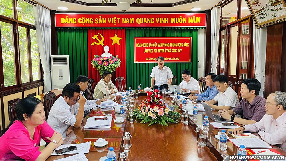 Đoàn công tác của Văn phòng Trung ương Đảng làm việc với Huyện ủy Gò Công Tây, tỉnh Tiền Giang về việc triển khai ứng dụng Công nghệ thông tin trong cơ quan Đảng (năm 2023).